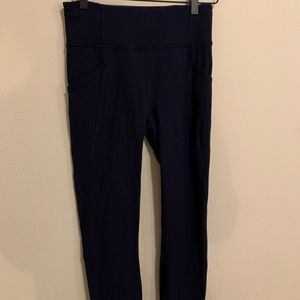 Lululemon size 6 fast and free 3/4 crop leggings